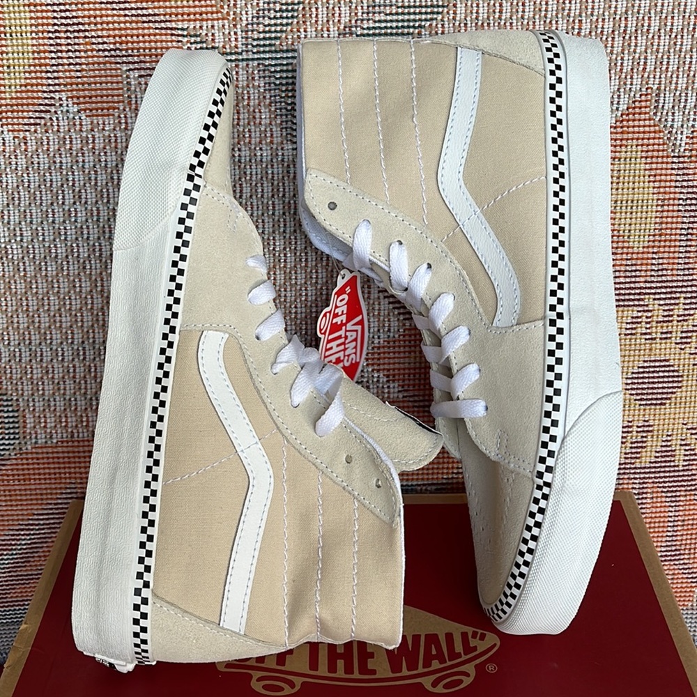 Vans Men’s Sk8-Hi Tapered
Checkerboard Foxing Turtl
VN0A4U16DJR
Men’s sneakers - Picture 12 of 16